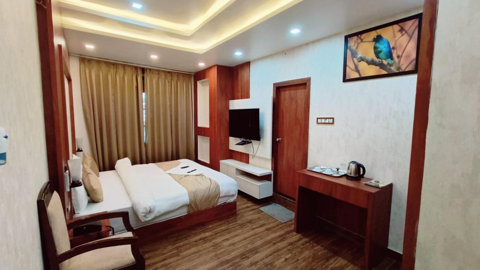 V Square Airport Hotel 勒克瑙 外观 照片